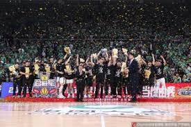 圣地亚哥教士在 2024 年底交易走多名高薪老将，彻底转向以年轻人为核心的策略