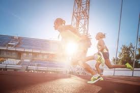 为什么主审需要在每次击球入地后即刻报废该颗棒球